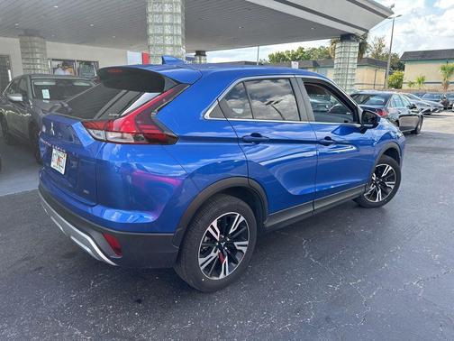 Lightning Blue Metallic 2025 Mitsubishi Eclipse Cross SE