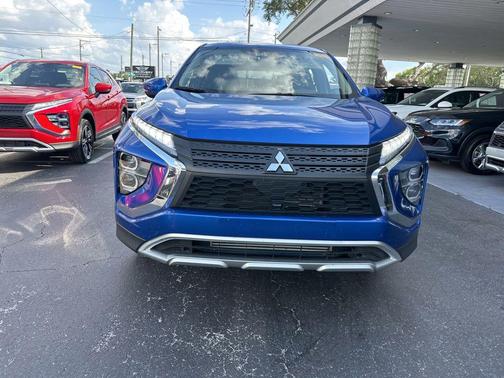 Lightning Blue Metallic 2025 Mitsubishi Eclipse Cross SE