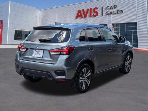 Mercury Gray Metallic 2025 Mitsubishi Outlander Sport SE