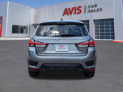Mercury Gray Metallic 2025 Mitsubishi Outlander Sport SE
