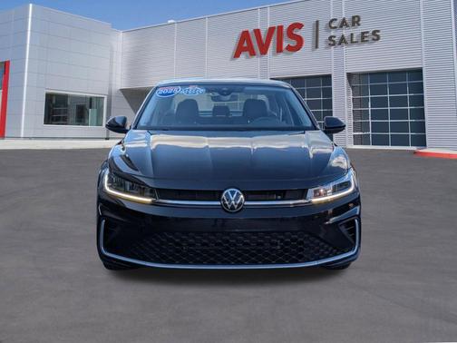 Deep Black Pearl 2025 Volkswagen Jetta 1.5T SE
