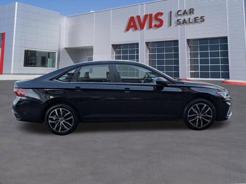 Deep Black Pearl 2025 Volkswagen Jetta 1.5T SE