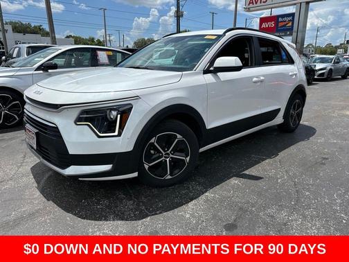 Snow White Pearl 2025 Kia Niro LX