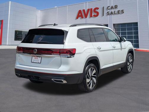 Pure White 2025 Volkswagen Atlas 2.0T SE w/Technology