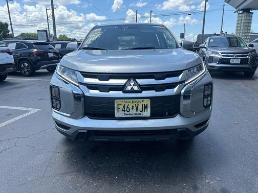Alloy Silver Metallic 2025 Mitsubishi Outlander Sport SE