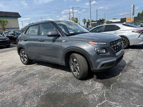 Ecotronic Gray 2025 Hyundai VENUE SEL