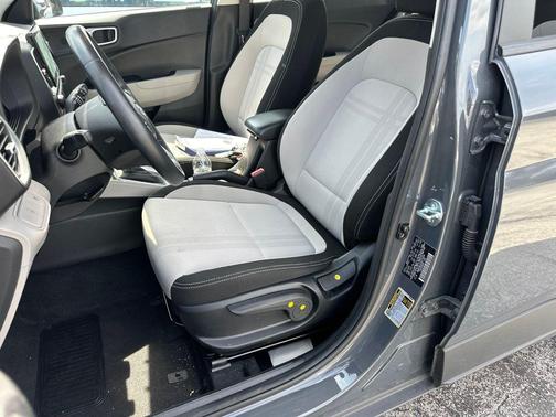 Ecotronic Gray 2025 Hyundai VENUE SEL