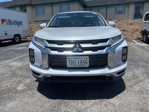 White Diamond 2025 Mitsubishi Outlander Sport SE