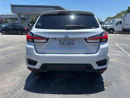 White Diamond 2025 Mitsubishi Outlander Sport SE