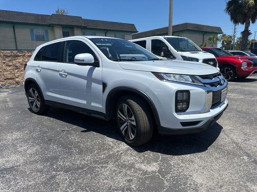 White Diamond 2025 Mitsubishi Outlander Sport SE