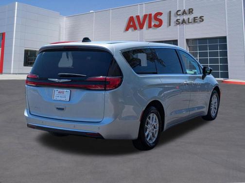 Silver Mist Clearcoat 2024 Chrysler Pacifica Touring L