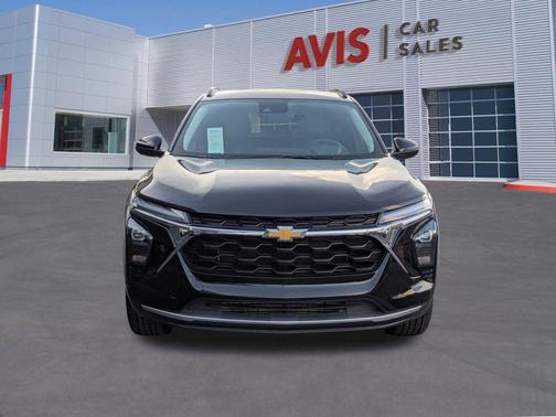 Mosaic Black Metallic 2025 Chevrolet Trax LT