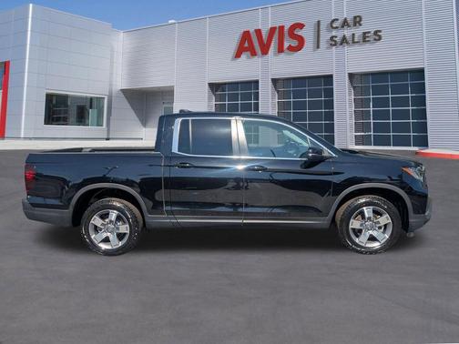 Crystal Black Pearl 2025 Honda Ridgeline RTL