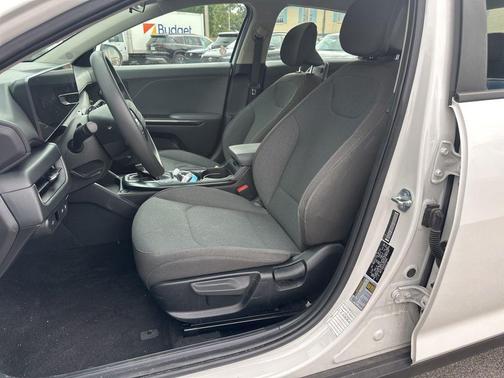 Snow White Pearl 2025 Kia K4 LXS