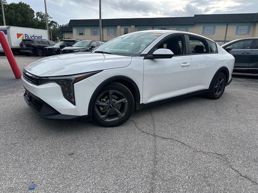 Snow White Pearl 2025 Kia K4 LXS