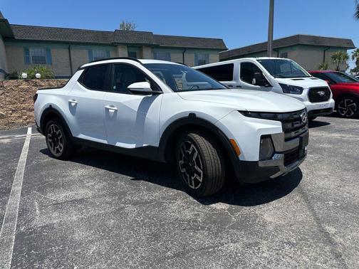 Atlas White 2025 Hyundai SANTA CRUZ Limited