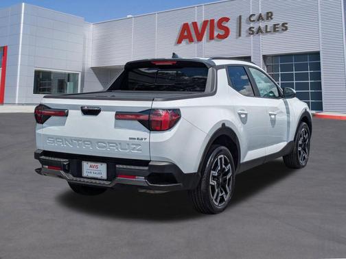 Atlas White 2025 Hyundai SANTA CRUZ Limited