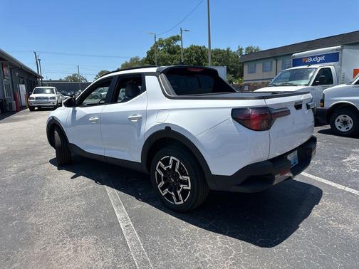 Atlas White 2025 Hyundai SANTA CRUZ Limited
