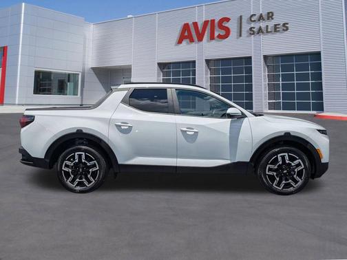 Atlas White 2025 Hyundai SANTA CRUZ Limited