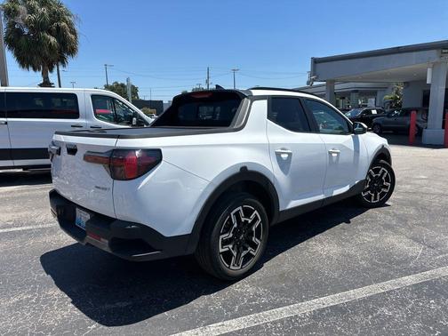 Atlas White 2025 Hyundai SANTA CRUZ Limited