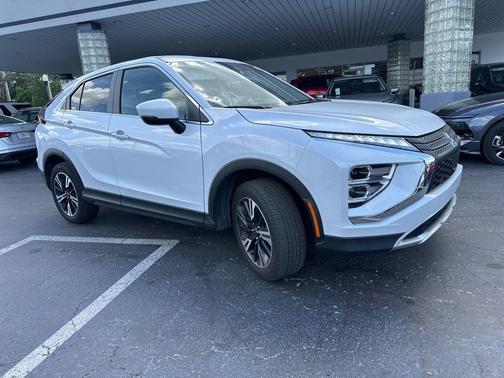 White Diamond 2025 Mitsubishi Eclipse Cross SE