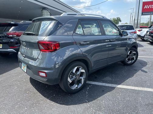 Ecotronic Gray 2025 Hyundai VENUE SEL