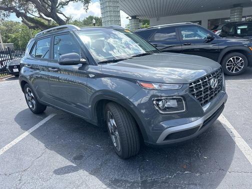 Ecotronic Gray 2025 Hyundai VENUE SEL
