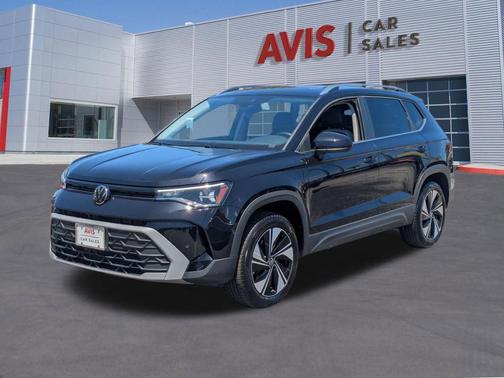 Deep Black Pearl 2025 Volkswagen Taos 1.5T SE