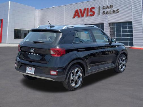 Onyx Black 2025 Hyundai VENUE SEL