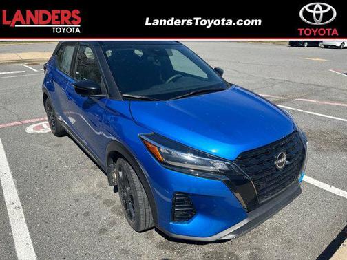 2023 Nissan Kicks SR