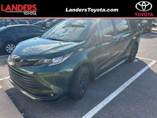 2025 Toyota Sienna Woodland Edition