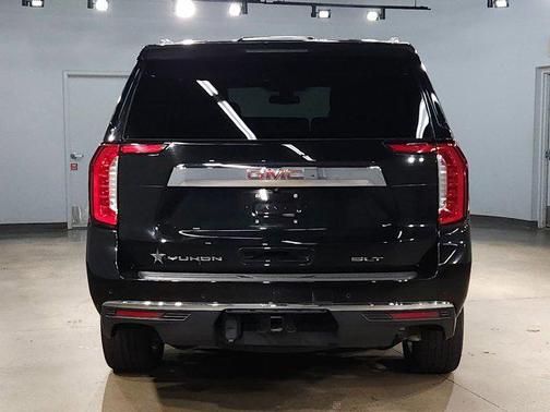 2022 GMC Yukon SLT