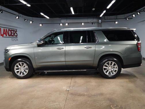 2023 Chevrolet Suburban Premier