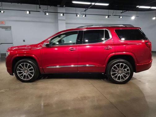 2022 GMC Acadia Denali