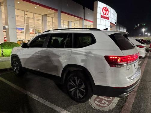 2024 Volkswagen Atlas 2.0T SE