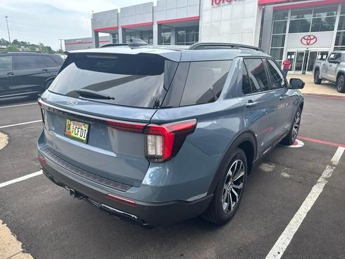 Vapor Blue Metallic 2025 Ford Explorer ST-Line