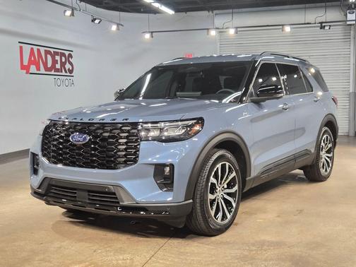 Vapor Blue Metallic 2025 Ford Explorer ST-Line