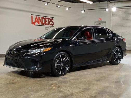 Photo 3 of 37 of 2019 Toyota Camry XSE