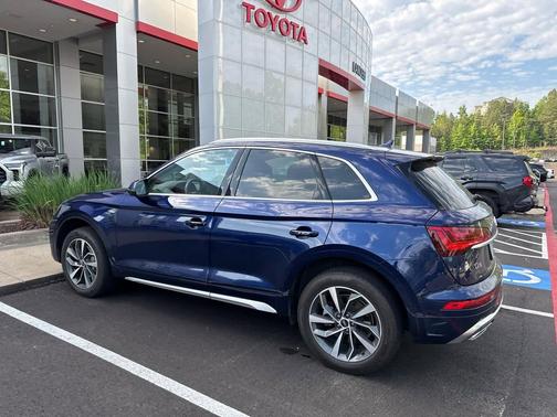 Navarra Blue Metallic 2023 Audi Q5 45 S line Premium