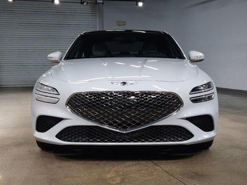 2022 Genesis G70 2.0T RWD