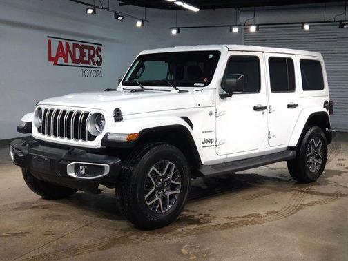 2024 Jeep Wrangler 4-Door Sahara 4x4