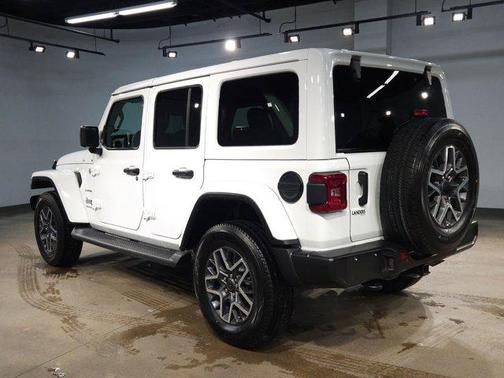2024 Jeep Wrangler 4-Door Sahara 4x4