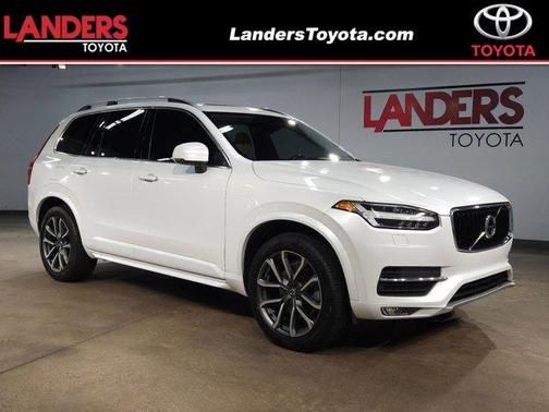 2016 Volvo XC90 T6 Momentum