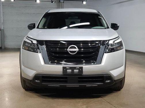 Brilliant Silver Metallic 2023 Nissan Pathfinder S FWD