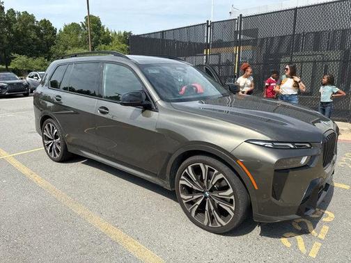 2023 BMW X7 M60i
