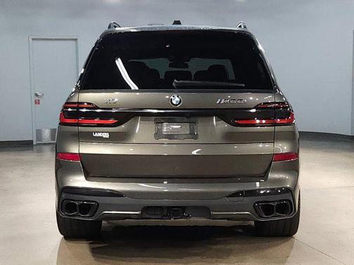 2023 BMW X7 M60i