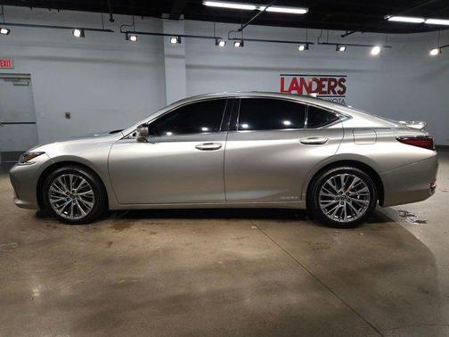 2021 Lexus ES 300h Base