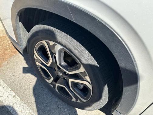 Crystal White Pearl 2024 Subaru Ascent Touring 7-Passenger