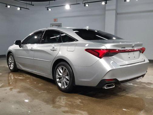 2022 Toyota Avalon XLE