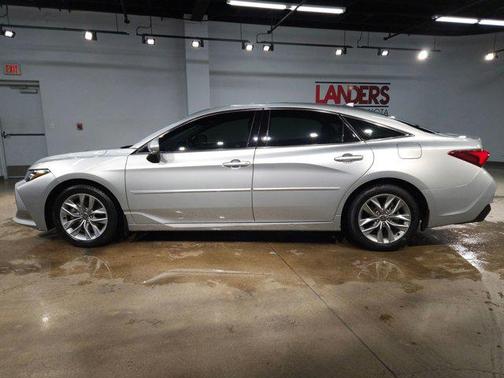 2022 Toyota Avalon XLE